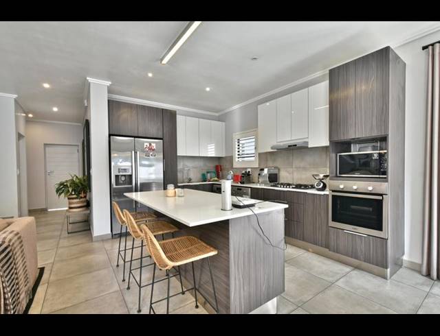 3 BEDROOM HOUSE FOR SALE IN BRYANSTON